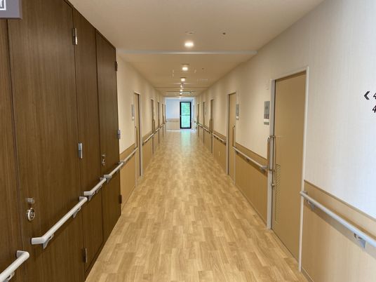 廊下の清潔な空間