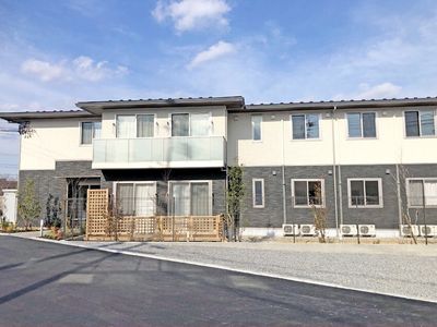 新築外観の建物