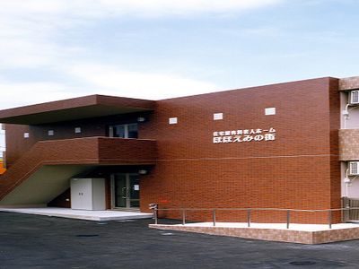 赤レンガ造りの外観
