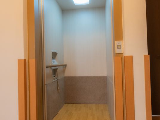 廊下から居室の入口
