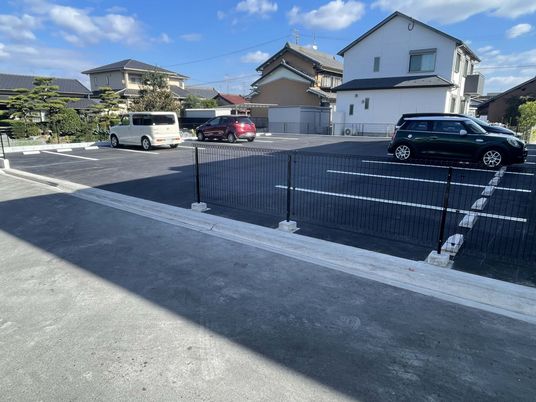 広い駐車場