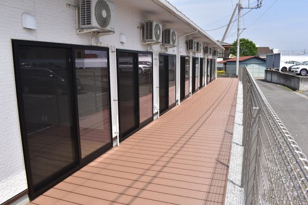 手すり付き通路