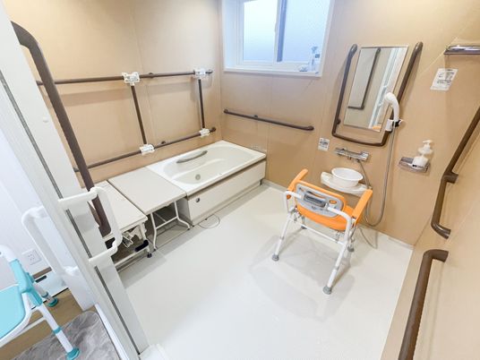 利用者支援の充実した浴室