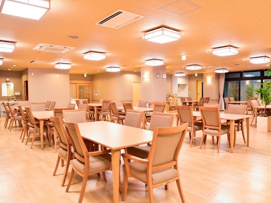 清潔感溢れる食堂