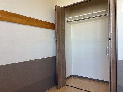 整備された居室のクローゼット