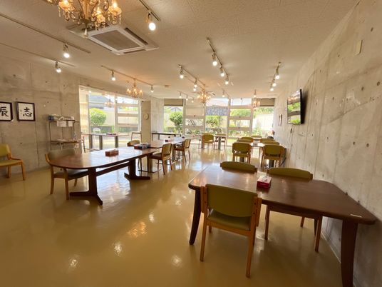 ゆったり過ごせる食堂