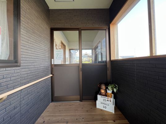 入口の手入れされた様子