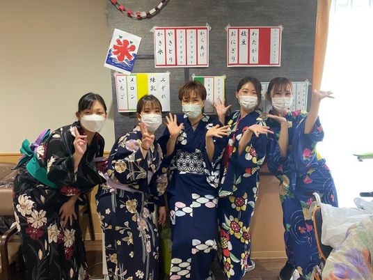 着物を着たスタッフイメージ