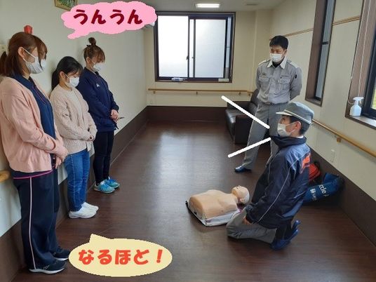 訓練する人々の様子