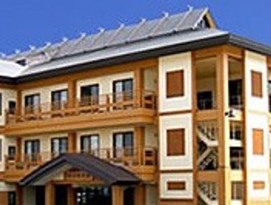 立派な建物の外観