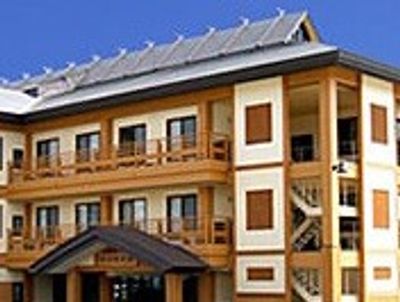 立派な建物の外観