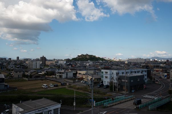 広がる街並みと空