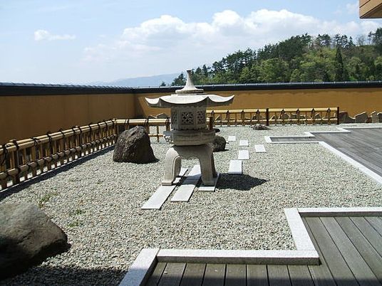 静かな庭園エリア