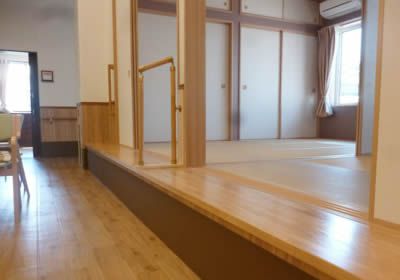 明るい和室の居室