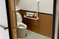 手すり付きトイレのドア