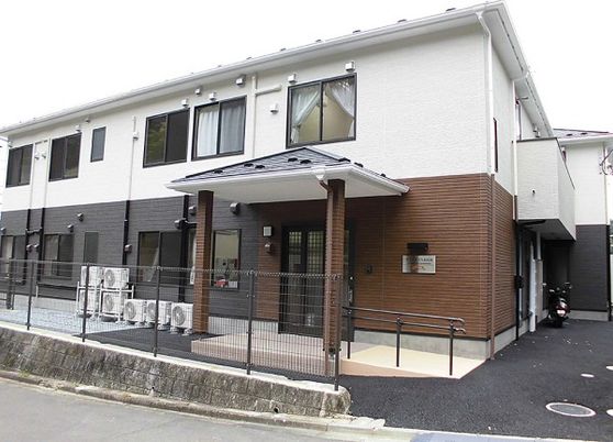 清潔感ある施設のエントランス