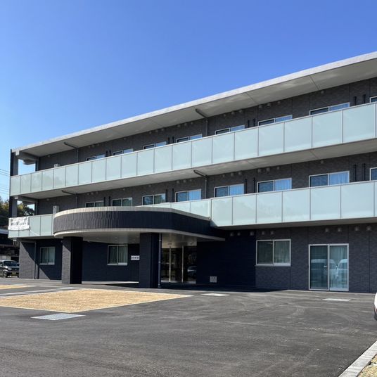 モダンな建物の外観