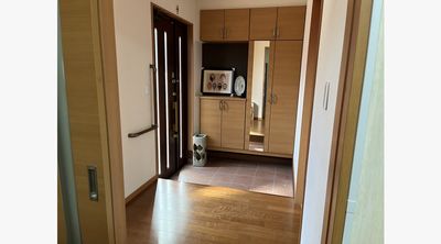 光が差し込む廊下
