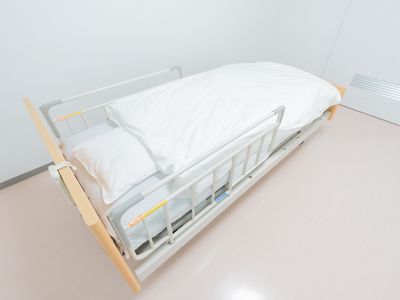 シンプルなベッド居室