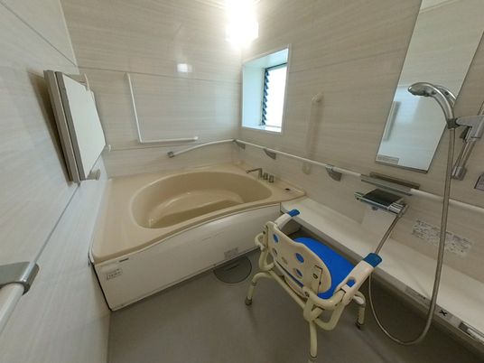 ゆったり快適な浴室