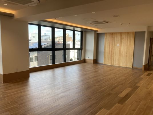 開放的な空間の居室