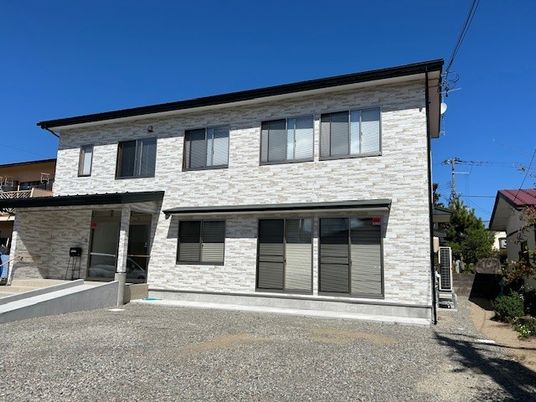 光と風を感じる建物外観