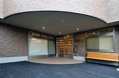 エントランスの清潔な空間