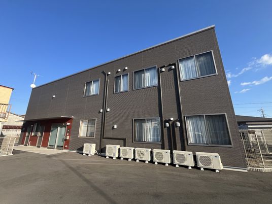 モダンな建物の外観