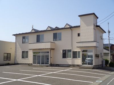 清潔な外観の施設