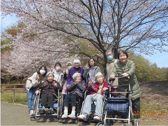 共に支え合う仲間たち