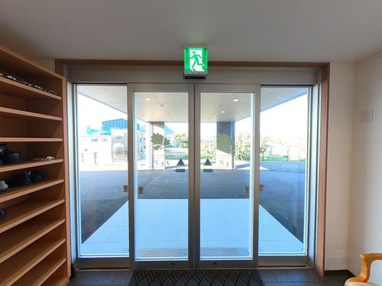 広いエントランス