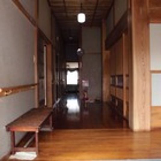 木のぬくもりがある廊下