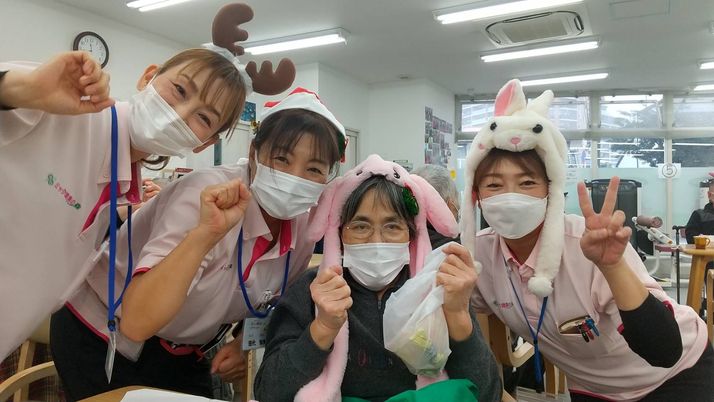 元気なスタッフたち集合