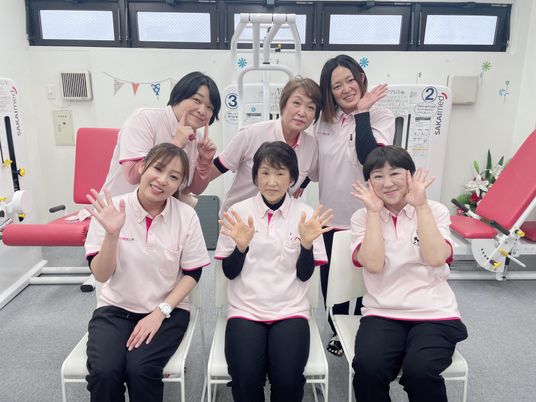 笑顔のスタッフたち