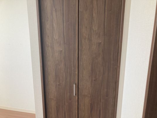 収納家具がある居室