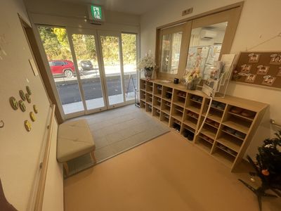 落ち着いた雰囲気のエントランス
