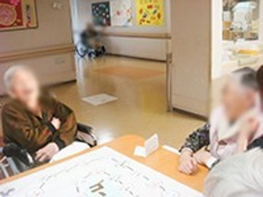 明るく広々とした廊下