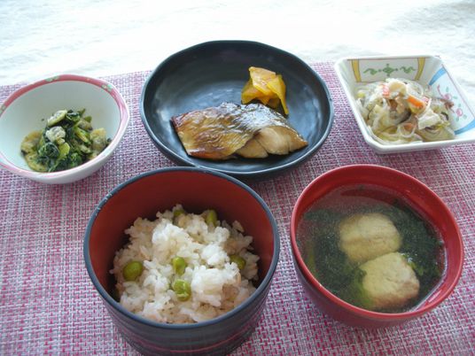 色とりどりの料理