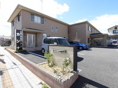 広々とした明るいエントランス