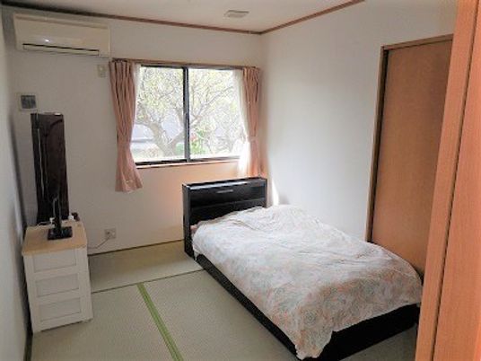 明るい自然光の居室