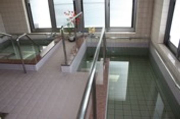 広々とした浴室
