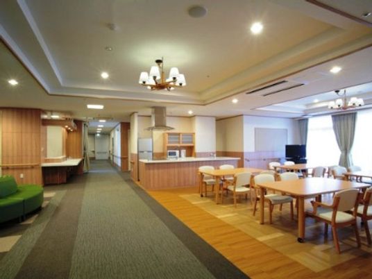 広々とした快適な食堂