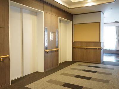 エレベーター付き廊下