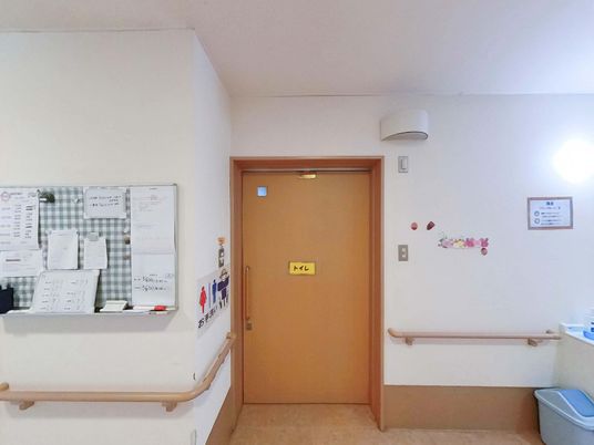 清潔なトイレ付近