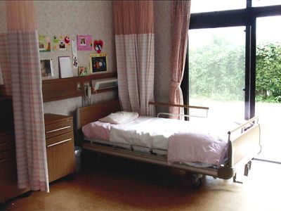 明るい自然光の居室