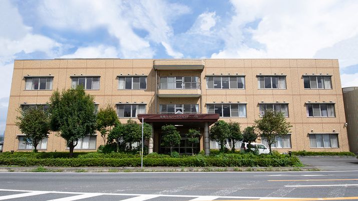 立派な建物の外観