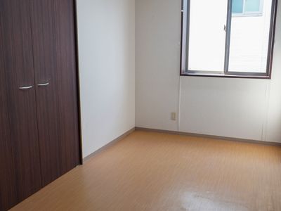 明るく清潔な居室