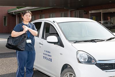 スタッフの様子駐車場