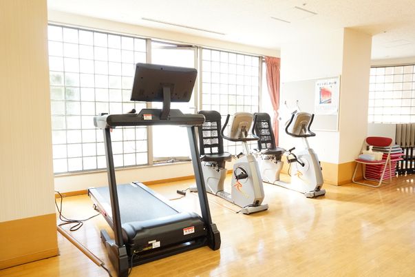 機能訓練器具と窓
