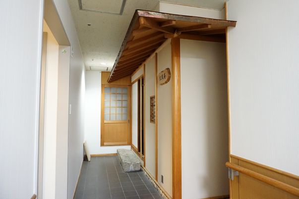 和風の廊下と部屋の入口